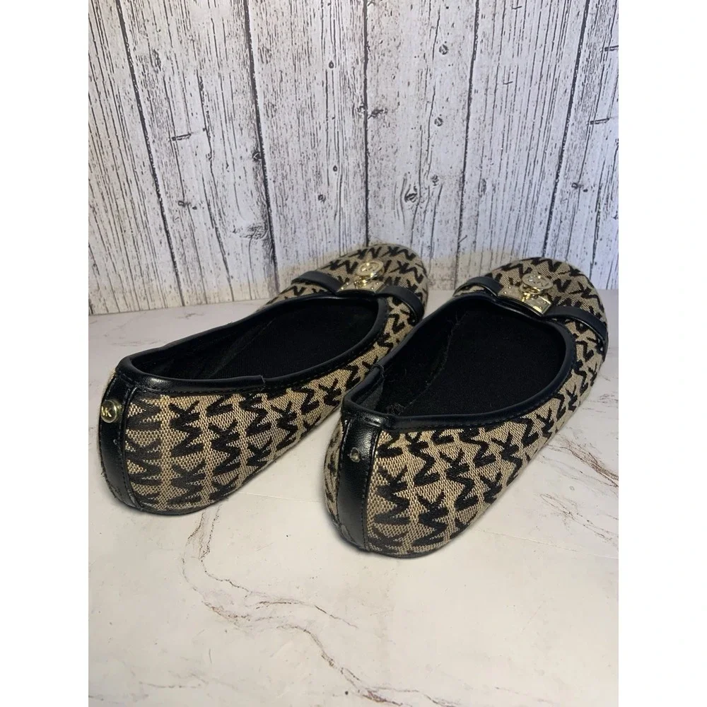 🔥 Michael Kors Freeda Tan/Black Monogram  Flats Gold Metal‎ Logo Size 3